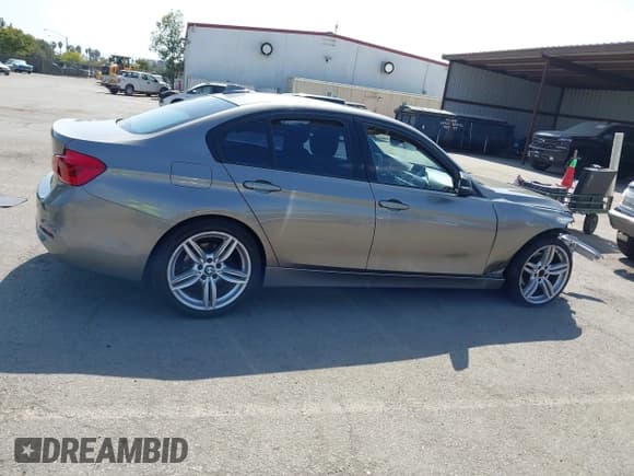 ✅ 2016 BMW 3 Series 328i • VIN: WBA8E9G59GNT83151 • Lot: 43379419. Listed on IAAI with Not provided. Free auction sales archive from the USA and detailed vehicle history report at DreamBid. Image 13.