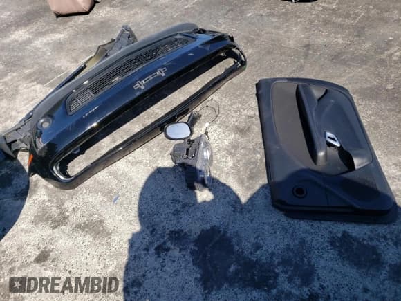 ✅ 2018 Dodge Challenger SXT Plus • VIN: 2C3CDZAG0JH302908 • Лот: 65071233. Опубликован ранее на Copart с пробегом 62 101 миль. Бесплатный доступ к архиву аукционных продаж из США и подробный отчёт об истории автомобиля на DreamBid. Изображение 12.