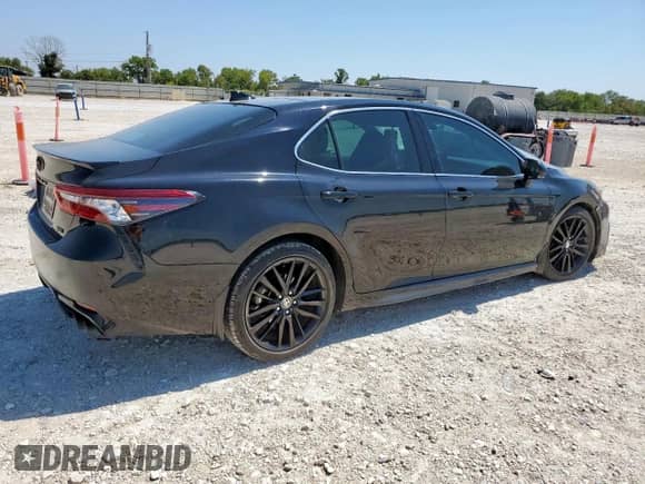 2021 Toyota Camry XSE z VIN 4T1K61AK9MU402834, wystawiony jako Copart lot #71657335 z przebiegiem 77 028 mil mil oraz Szkoda całkowita • Salvage title. Historia ofert i sprzedaży dostępna na DreamBid. Obrazek 3.