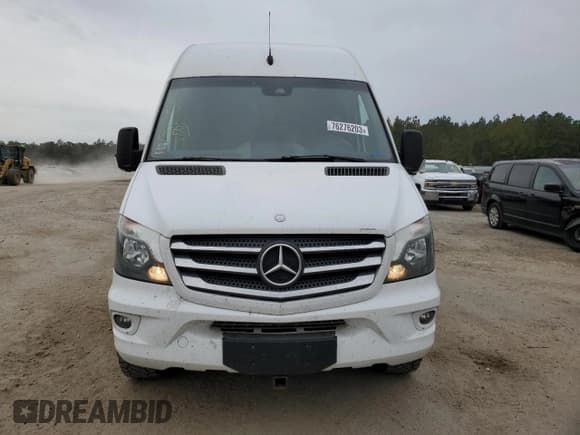 ✅ 2015 Mercedes-Benz Sprinter Passenger • VIN: WDZPE7DC2F5998483 • Лот: 76276203. Опубликован ранее на Copart с пробегом 206 959 миль. Бесплатный доступ к архиву аукционных продаж из США и подробный отчёт об истории автомобиля на DreamBid. Изображение 5.