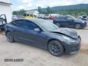 ✅ 2023 Tesla Model 3 Long Range • VIN: 5YJ3E1EB3PF633554 • Lot: 42892277. Wystawiony na IAAI z przebiegiem Nie podano. Bezpłatny archiwum sprzedaży aukcyjnych z USA i szczegółowy raport historii pojazdu na DreamBid. Zdjęcie 1.