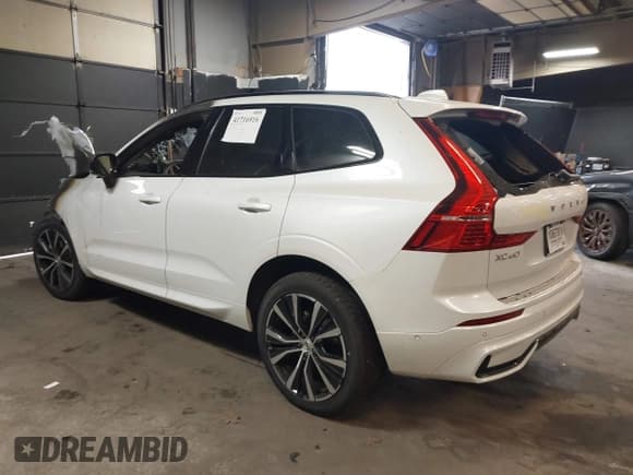 ✅ 2025 Volvo XC60 Plus • VIN: YV4M12RC4S1112737 • Lot: 41716916. Wystawiony na IAAI z przebiegiem 100 mil. Bezpłatny archiwum sprzedaży aukcyjnych z USA i szczegółowy raport historii pojazdu na DreamBid. Zdjęcie 3.