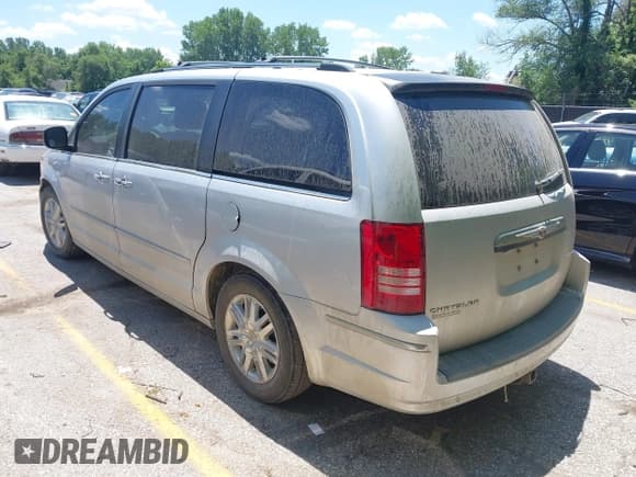✅ 2010 Chrysler Town & Country Limited • VIN: 2A4RR7DX3AR381289 • Lot: 42649099. Wystawiony na IAAI z przebiegiem 248 071 mil. Bezpłatny archiwum sprzedaży aukcyjnych z USA i szczegółowy raport historii pojazdu na DreamBid. Zdjęcie 3.
