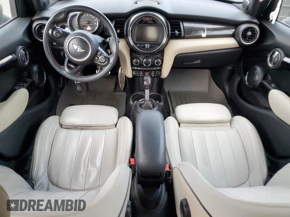 ✅ 2015 MINI Hardtop 4 Door S • VIN: WMWXU3C59F2B66641 • Lot: 92464005. Listed on Copart with 30,224 mi. Free auction sales archive from the USA and detailed vehicle history report at DreamBid. Image 8.