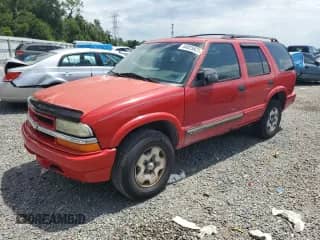 2002 Chevrolet Blazer LS with VIN 1GNDT13W02K228366, listed as a Copart auction lot 64025825 with 244,076 mi miles and Non repairable. Bid and sale history available at DreamBid. Image 1.