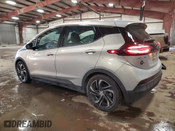 ✅ 2023 Chevrolet Bolt EV 2LT • VIN: 1G1FX6S03P4202350 • Lot: 84632754. Wystawiony na Copart z przebiegiem 24 474 mil. Bezpłatny archiwum sprzedaży aukcyjnych z USA i szczegółowy raport historii pojazdu na DreamBid. Zdjęcie 2.