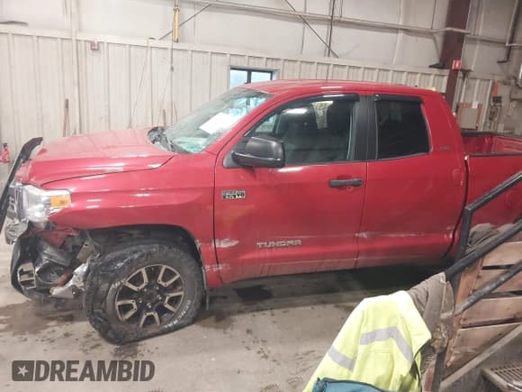 ✅ 2014 Toyota Tundra SR • VIN: 5TFUY5F13EX409535 • Lot: 42199488. Listed on IAAI with 103,008 mi. Free auction sales archive from the USA and detailed vehicle history report at DreamBid. Image 15.