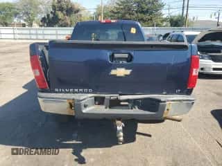 2008 Chevrolet Silverado 1500 LTZ z VIN 2GCEK19J981138895, wystawiony jako Copart lot #81948535 z przebiegiem Nie podano mil oraz Czysty tytuł • Clean title. Historia ofert i sprzedaży dostępna na DreamBid. Obrazek 6.