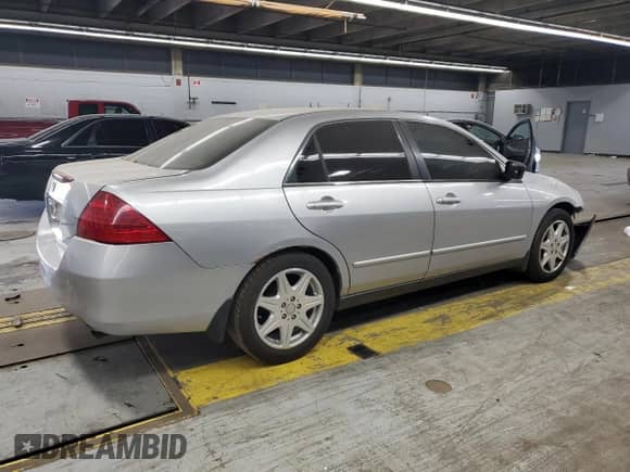 2007 Honda Accord VP with VIN 1HGCM56187A195091, listed as a Copart auction lot 70716025 with 166,705 mi miles and Clean title. Bid and sale history available at DreamBid. Image 3.
