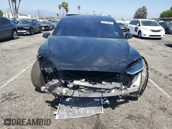 ✅ 2024 Tesla Model X Plaid • VIN: 7SAXCBE61RF449039 • Lot: 62516085. Wystawiony na Copart z przebiegiem Nie podano. Bezpłatny archiwum sprzedaży aukcyjnych z USA i szczegółowy raport historii pojazdu na DreamBid. Zdjęcie 5.