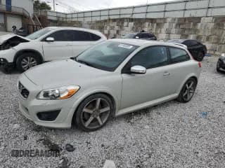 ✅ 2011 Volvo C30 • VIN: YV1672MK2B2209240 • Lot: 81960985. Wystawiony na Copart z przebiegiem 105 998 mil. Bezpłatny archiwum sprzedaży aukcyjnych z USA i szczegółowy raport historii pojazdu na DreamBid. Zdjęcie 1.