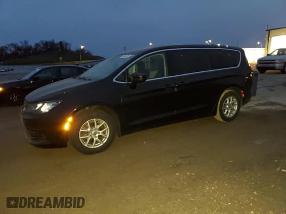 ✅ 2018 Chrysler Pacifica Touring • VIN: 2C4RC1DGXJR129981 • Лот: 93681285. Опубликован ранее на Copart с пробегом 131 481 миль. Бесплатный доступ к архиву аукционных продаж из США и подробный отчёт об истории автомобиля на DreamBid. Изображение 1.
