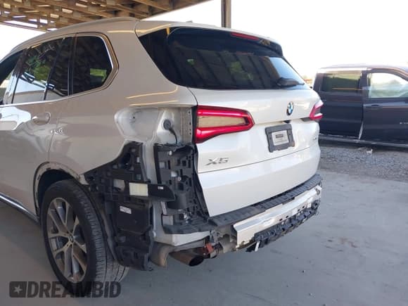 ✅ 2019 BMW X5 xDrive40i • VIN: 5UXCR6C59KLL21046 • Lot: 43353523. Wystawiony na IAAI z przebiegiem 91 785 mil. Bezpłatny archiwum sprzedaży aukcyjnych z USA i szczegółowy raport historii pojazdu na DreamBid. Zdjęcie 22.