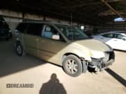 ✅ 2010 Chrysler Town & Country Touring Plus • VIN: 2A4RR8D19AR495301 • Lot: 91255415. Wystawiony na Copart z przebiegiem 227 695 mil. Bezpłatny archiwum sprzedaży aukcyjnych z USA i szczegółowy raport historii pojazdu na DreamBid. Zdjęcie 4.