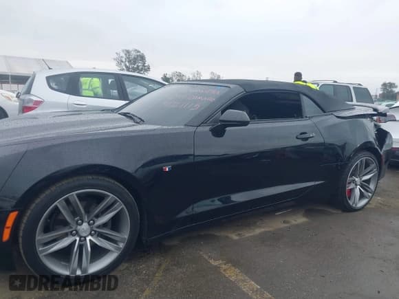✅ 2017 Chevrolet Camaro 1LT • VIN: 1G1FB3DX4H0120742 • Lot: 41721115. Listed on IAAI with 111,578 mi. Free auction sales archive from the USA and detailed vehicle history report at DreamBid. Image 14.