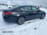 ✅ 2024 Nissan Altima SV • VIN: 1N4BL4DV0RN385787 • Lot: 43847512. Listed on IAAI with 45,293 mi. Free auction sales archive from the USA and detailed vehicle history report at DreamBid. Image 4.