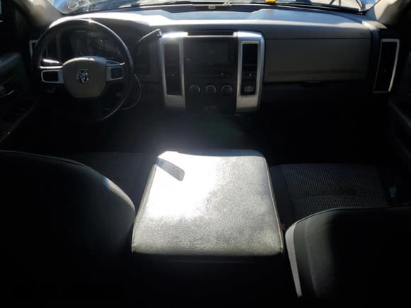 ✅ 2009 Dodge 1500 SLT • VIN: 1D3HB13T69J510036 • Lot: 88747815. Wystawiony na Copart z przebiegiem 244 819 mil. Bezpłatny archiwum sprzedaży aukcyjnych z USA i szczegółowy raport historii pojazdu na DreamBid. Zdjęcie 8.