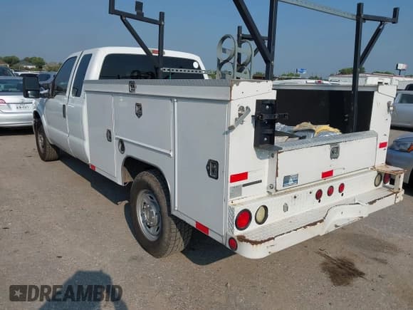 ✅ 2014 Ford F-250 XL • VIN: 1FT7X2A66EEB27001 • Lot: 43219485. Wystawiony na IAAI z przebiegiem 253 777 mil. Bezpłatny archiwum sprzedaży aukcyjnych z USA i szczegółowy raport historii pojazdu na DreamBid. Zdjęcie 3.