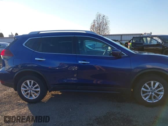 ✅ 2018 Nissan Rogue SV • VIN: 5N1AT2MV4JC733290 • Лот: 43761740. Опубликован ранее на IAAI с пробегом 111 372 миль. Бесплатный доступ к архиву аукционных продаж из США и подробный отчёт об истории автомобиля на DreamBid. Изображение 13.