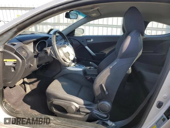 ✅ 2010 Hyundai Genesis Coupe Premium • VIN: KMHHT6KD4AU014468 • Lot: 89166625. Wystawiony na Copart z przebiegiem 108 229 mil. Bezpłatny archiwum sprzedaży aukcyjnych z USA i szczegółowy raport historii pojazdu na DreamBid. Zdjęcie 7.