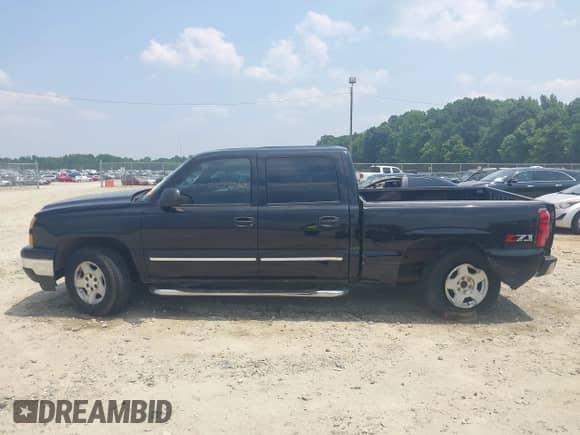 2006 Chevrolet Silverado 1500 LT1 with VIN 2GCEK13T161100794, listed as a IAAI auction lot 42415455 with 265,269 mi miles and . Bid and sale history available at DreamBid. Image 14.