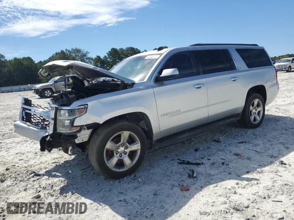 ✅ 2015 Chevrolet Suburban LT • VIN: 1GNSKJKC5FR205714 • Lot: 69388094. Wystawiony na Copart z przebiegiem 203 119 mil. Bezpłatny archiwum sprzedaży aukcyjnych z USA i szczegółowy raport historii pojazdu na DreamBid. Zdjęcie 1.