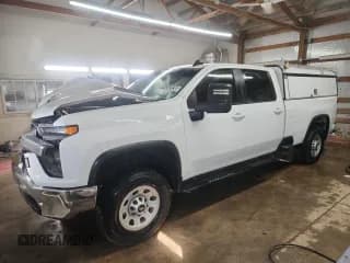 ✅ 2020 Chevrolet Silverado 2500HD LT • VIN: 1GC4YNE74LF313289 • Lot: 84542235. Wystawiony na Copart z przebiegiem 154 641 mil. Bezpłatny archiwum sprzedaży aukcyjnych z USA i szczegółowy raport historii pojazdu na DreamBid. Zdjęcie 1.