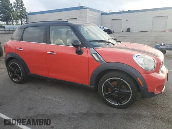 ✅ 2012 MINI Countryman S • VIN: WMWZC3C51CWL82528 • Lot: 81927005. Listed on Copart with 140,517 mi. Free auction sales archive from the USA and detailed vehicle history report at DreamBid. Image 4.