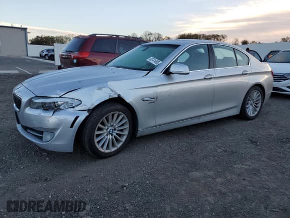 ✅ 2012 BMW 5 Series 535i xDrive • VIN: WBAFU7C51CDU60292 • Lot: 82741465. Listed on Copart with 154,076 mi. Free auction sales archive from the USA and detailed vehicle history report at DreamBid. Image 1.