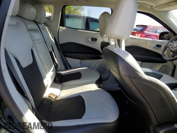 ✅ 2019 Jeep Compass Latitude • VIN: 3C4NJCBBXKT677551 • Lot: 48625185. Wystawiony na Copart z przebiegiem 137 951 mil. Bezpłatny archiwum sprzedaży aukcyjnych z USA i szczegółowy raport historii pojazdu na DreamBid. Zdjęcie 11.