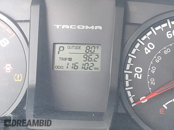 ✅ 2016 Toyota Tacoma SR • VIN: 5TFRX5GN7GX073756 • Lot: 42169580. Wystawiony na IAAI z przebiegiem 116 102 mil. Bezpłatny archiwum sprzedaży aukcyjnych z USA i szczegółowy raport historii pojazdu na DreamBid. Zdjęcie 15.