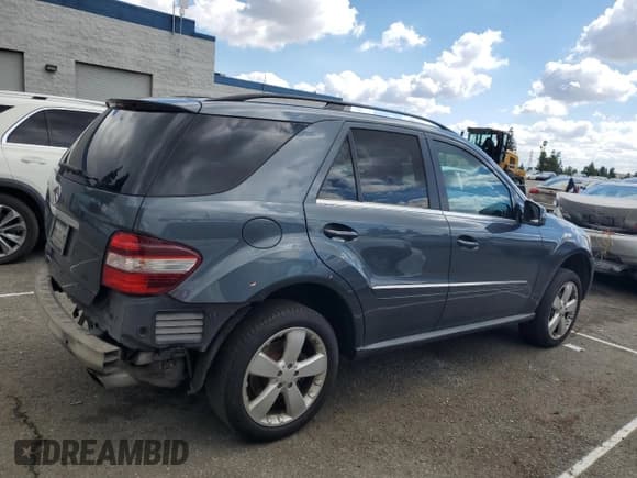 ✅ 2011 Mercedes-Benz M 350 • VIN: 4JGBB5GB7BA705779 • Lot: 85945735. Listed on Copart with 308,565 mi. Free auction sales archive from the USA and detailed vehicle history report at DreamBid. Image 3.