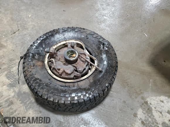 ✅ 2005 Chevrolet Silverado 2500HD • VIN: 1GCHK24G75E316859 • Лот: 91793985. Опубликован ранее на Copart с пробегом 83 397 миль. Бесплатный доступ к архиву аукционных продаж из США и подробный отчёт об истории автомобиля на DreamBid. Изображение 12.