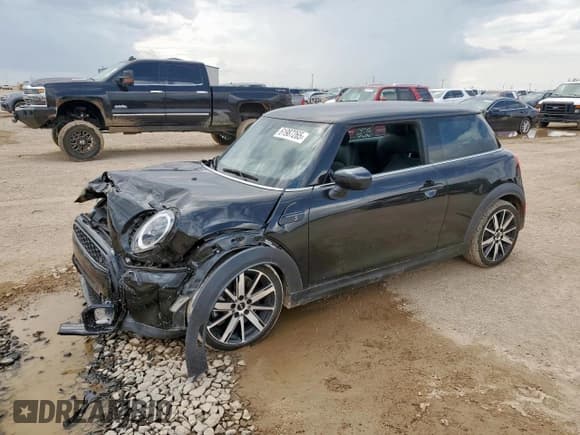 ✅ 2022 MINI Hardtop Cooper S • VIN: WMW53DH05N2P63360 • Lot: 61987265. Listed on Copart with 38,903 mi. Free auction sales archive from the USA and detailed vehicle history report at DreamBid. Image 1.