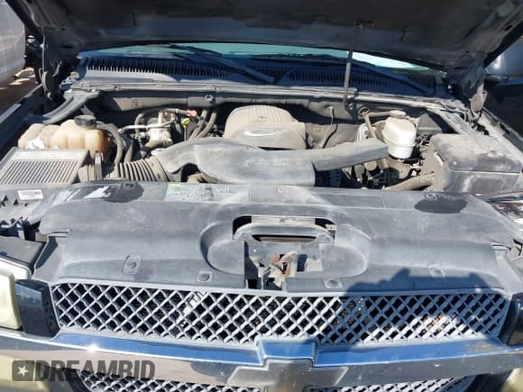 ✅ 2005 Chevrolet Avalanche LS • VIN: 3GNEC12ZX5G202157 • Lot: 43775462. Wystawiony na IAAI z przebiegiem 187 478 mil. Bezpłatny archiwum sprzedaży aukcyjnych z USA i szczegółowy raport historii pojazdu na DreamBid. Zdjęcie 10.