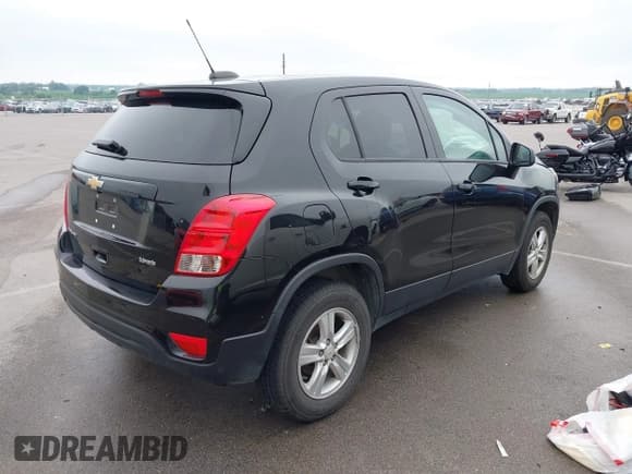 ✅ 2020 Chevrolet Trax LS • VIN: KL7CJNSB8LB035543 • Lot: 42670285. Listed on IAAI with 66,607 mi. Free auction sales archive from the USA and detailed vehicle history report at DreamBid. Image 4.