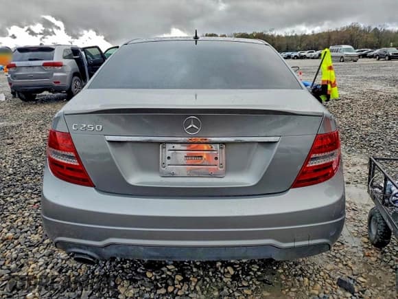 ✅ 2014 Mercedes-Benz C 250 Sport • VIN: WDDGF4HB0EA959111 • Лот: 94277425. Опубликован ранее на Copart с пробегом 124 737 миль. Бесплатный доступ к архиву аукционных продаж из США и подробный отчёт об истории автомобиля на DreamBid. Изображение 6.