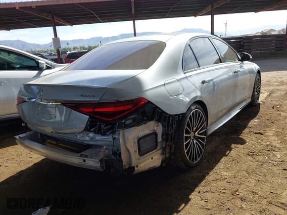 ✅ 2023 Mercedes-Benz S 580 • VIN: W1K6G7GB2PA180436 • Lot: 43606861. Listed on IAAI with 17,881 mi. Free auction sales archive from the USA and detailed vehicle history report at DreamBid. Image 4.