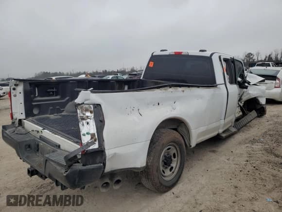 ✅ 2022 Ford F-250 • VIN: 1FT8X2AT1NEE17009 • Lot: 43755805. Listed on Copart with Not provided. Free auction sales archive from the USA and detailed vehicle history report at DreamBid. Image 4.