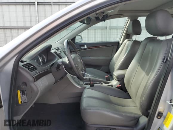 ✅ 2010 Hyundai Sonata Limited • VIN: 5NPEU4AF1AH594588 • Лот: 70911804. Опубликован ранее на Copart с пробегом 175 723 миль. Бесплатный доступ к архиву аукционных продаж из США и подробный отчёт об истории автомобиля на DreamBid. Изображение 7.