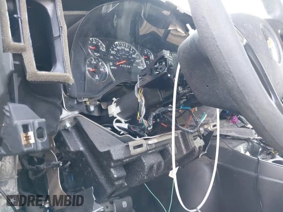 ✅ 2013 Chevrolet Express Cargo • VIN: 1GCWGFCB8D1902532 • Lot: 42452764. Wystawiony na IAAI z przebiegiem 95 113 mil. Bezpłatny archiwum sprzedaży aukcyjnych z USA i szczegółowy raport historii pojazdu na DreamBid. Zdjęcie 6.