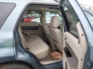 ✅ 2010 Ford Escape Hybrid • VIN: 1FMCU5K32AKA96186 • Lot: 43757651. Wystawiony na IAAI z przebiegiem 153 477 mil. Bezpłatny archiwum sprzedaży aukcyjnych z USA i szczegółowy raport historii pojazdu na DreamBid. Zdjęcie 8.