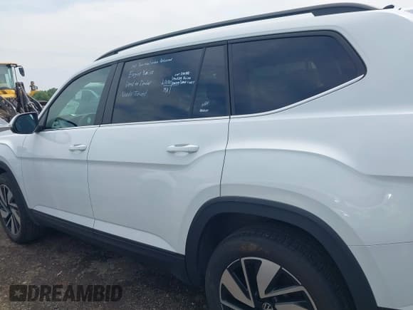 ✅ 2024 Volkswagen Atlas SE • VIN: 1V2HR2CA0RC562645 • Lot: 42788898. Listed on IAAI with 32,567 mi. Free auction sales archive from the USA and detailed vehicle history report at DreamBid. Image 14.