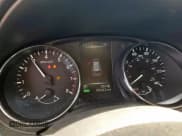 ✅ 2017 Nissan Rogue SV • VIN: 5N1AT2MN4HC735888 • Lot: 68792145. Wystawiony na Copart z przebiegiem 126 442 mil. Bezpłatny archiwum sprzedaży aukcyjnych z USA i szczegółowy raport historii pojazdu na DreamBid. Zdjęcie 9.