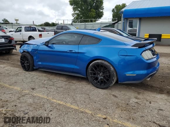 ✅ 2021 Ford Mustang GT Premium • VIN: 1FA6P8CF6M5119562 • Lot: 69694975. Wystawiony na Copart z przebiegiem 32 086 mil. Bezpłatny archiwum sprzedaży aukcyjnych z USA i szczegółowy raport historii pojazdu na DreamBid. Zdjęcie 2.