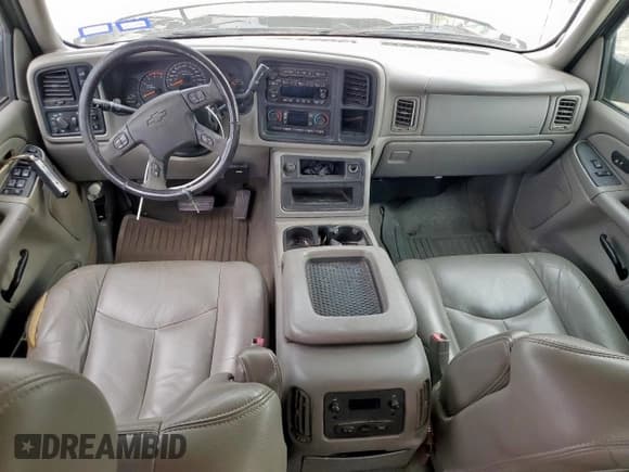 ✅ 2005 Chevrolet Silverado 2500HD LS • VIN: 1GCHK23235F936835 • Lot: 67784385. Wystawiony na Copart z przebiegiem Nie podano. Bezpłatny archiwum sprzedaży aukcyjnych z USA i szczegółowy raport historii pojazdu na DreamBid. Zdjęcie 8.