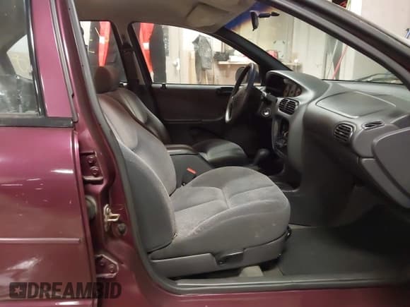 ✅ 2000 Dodge Stratus SE • VIN: 1B3EJ46X5YN155058 • Lot: 43867718. Listed on IAAI with 84,502 mi. Free auction sales archive from the USA and detailed vehicle history report at DreamBid. Image 5.