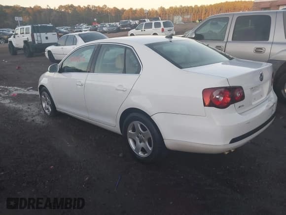 ✅ 2009 Volkswagen Jetta TDI • VIN: 3VWRL71K19M019803 • Лот: 43804606. Опубликован ранее на IAAI с пробегом 211 527 миль. Бесплатный доступ к архиву аукционных продаж из США и подробный отчёт об истории автомобиля на DreamBid. Изображение 3.