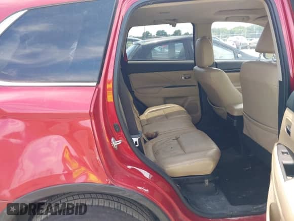 2017 Mitsubishi Outlander SE z VIN JA4AZ3A32HZ065812, wystawiony jako IAAI lot #42846257 z przebiegiem 153 495 mil mil oraz . Historia ofert i sprzedaży dostępna na DreamBid. Obrazek 8.