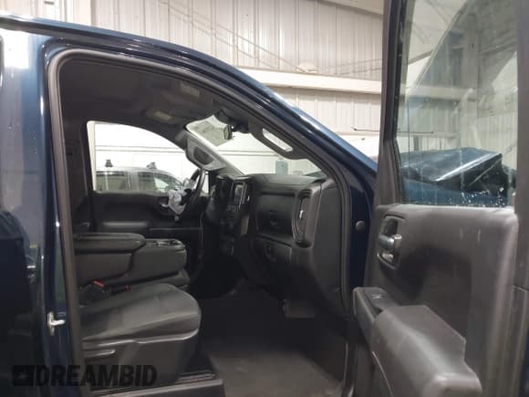 ✅ 2023 Chevrolet Silverado 1500 Custom • VIN: 1GCPABEK0PZ155669 • Lot: 42191863. Wystawiony na IAAI z przebiegiem 53 363 mil. Bezpłatny archiwum sprzedaży aukcyjnych z USA i szczegółowy raport historii pojazdu na DreamBid. Zdjęcie 5.